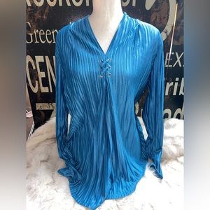 Blouse‎ size medium
